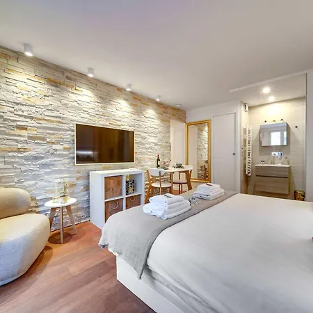 Historical In The Heart Of - 2 Apartamento