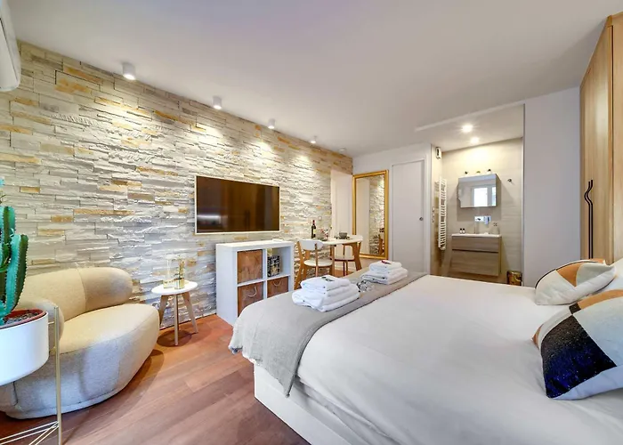 Historical In The Heart Of - 2 Apartamento